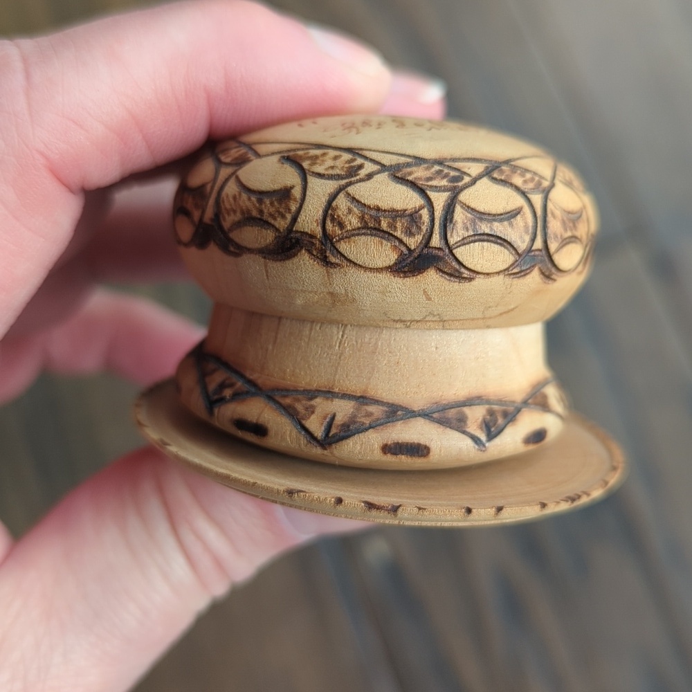 Miniature Tea Set With - Picture 10 of 11